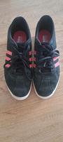 Adidas Sneaker Turnschuhe Schuhe Wildleder 40 Nordrhein-Westfalen - Dormagen Vorschau