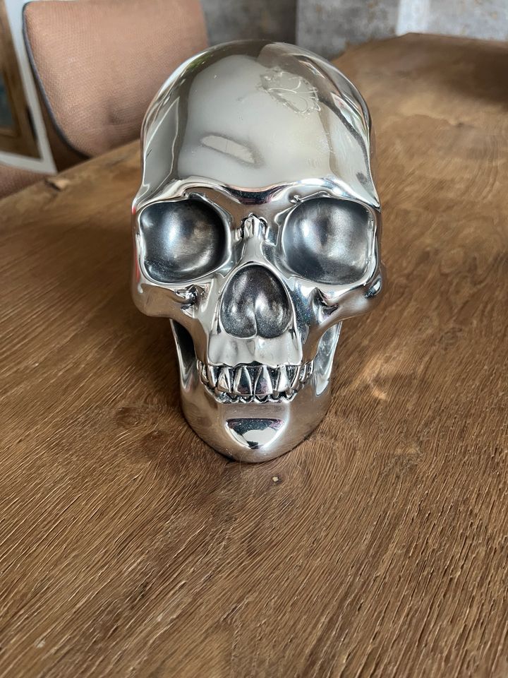Totenkopf Skull von Design Clinic aus dem Sylt $ Store in Oyten