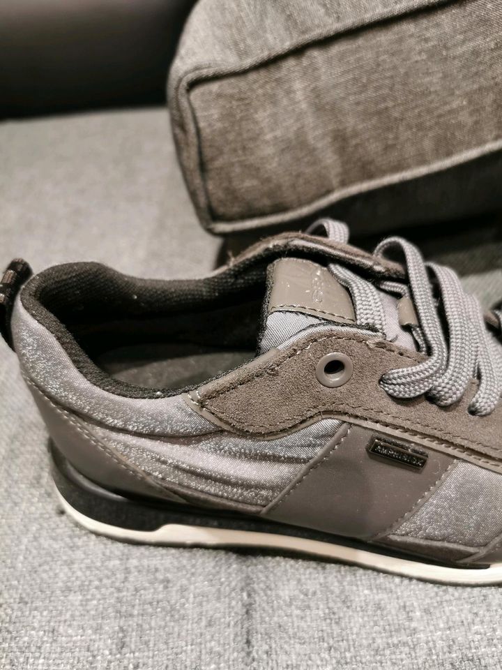 Geox Damen Sneaker Größe 35 Neu Grau in Remscheid