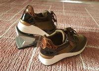 Tamaris Sneaker/Business Größe 41 Neu! Hessen - Butzbach Vorschau