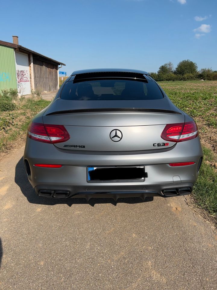 Mercedes C63s Coupé *MB Garantie neu* in Korntal-Münchingen