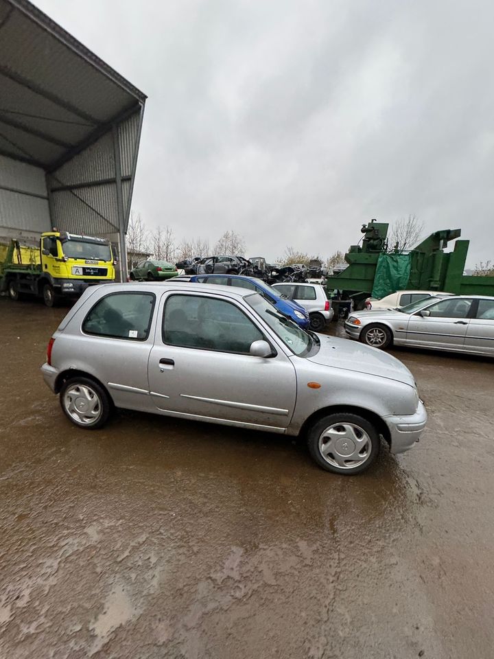 Nissan Micra K11 1.0i 16V 40kW Ersatzteile Schlachtfest Autoteile in Waldbröl