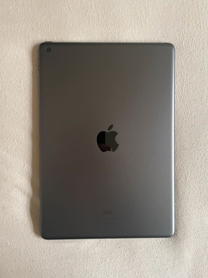 Apple iPad (9th Generation) Wi-Fi 64GB (2021) in Schmalensee