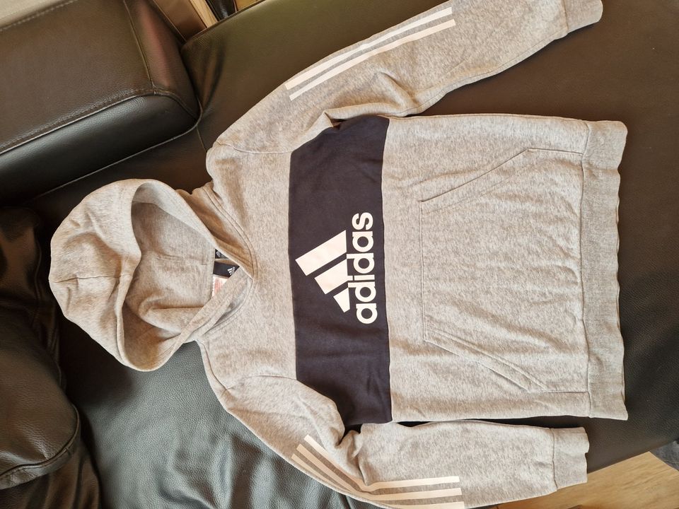 Adidas Hoodie Sweatshirt Pullover Blockstreifen Größe 164 in Grasbrunn