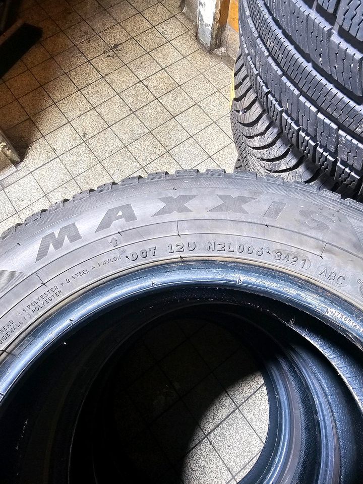 2x 175/65 R14 Ganzjahr fast wie Neu in Hamburg