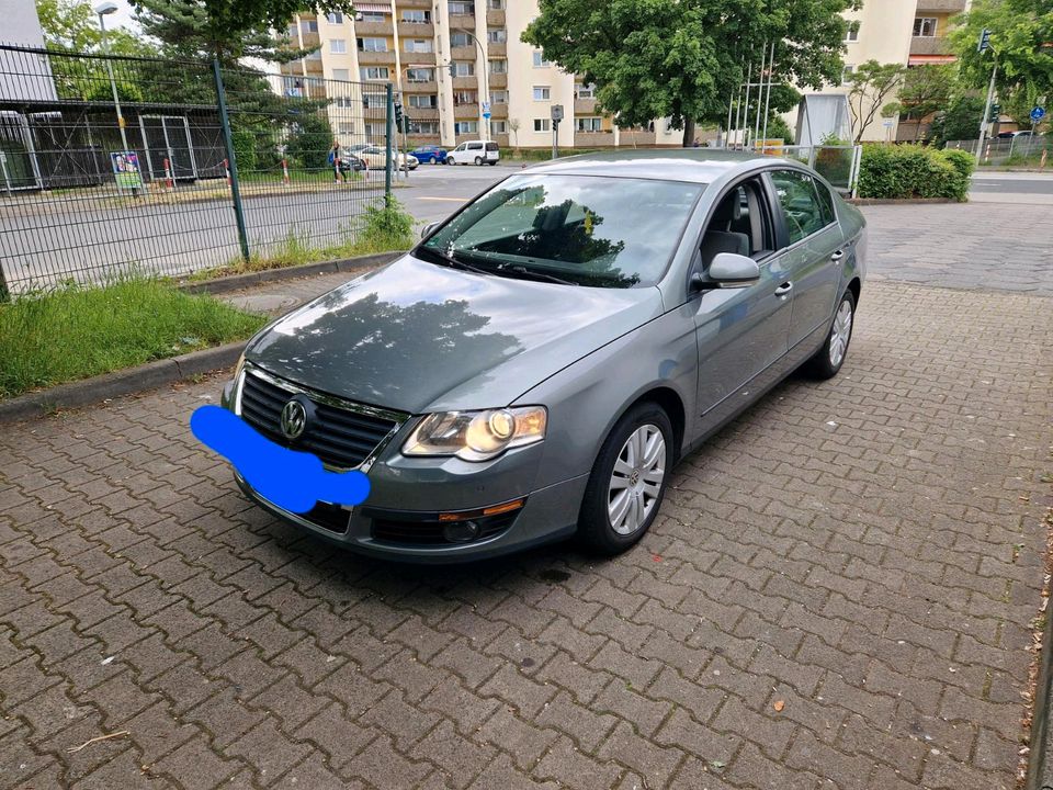 VW Passat 2.0 FSI in Offenbach