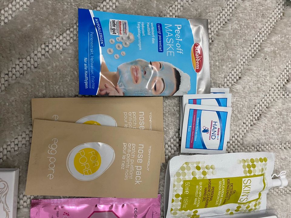 Beautypaket Masken Wimpern Lidschatten in Braunschweig