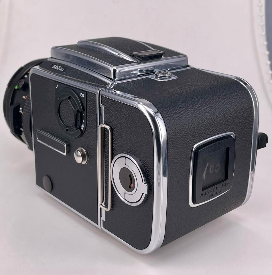 Hasselblad 503 CXi Zeiss 80 mm 2,8 T 3 Magazine und Zubehö in Fürth