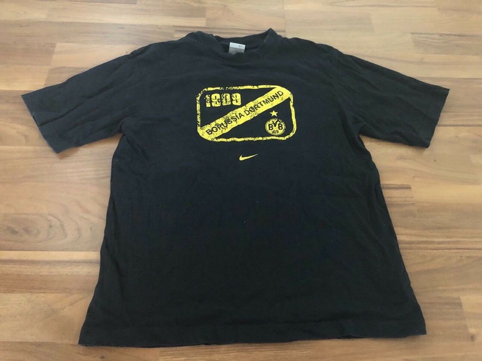 ✨Nike Borussia Dortmund Tshirt schwarz Gr.M✨ in Calberlah