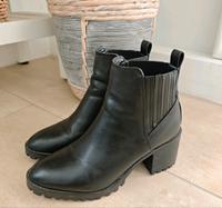Stiefeletten Zara Gr. 38 schwarz Sachsen-Anhalt - Mücheln (Geiseltal) Vorschau
