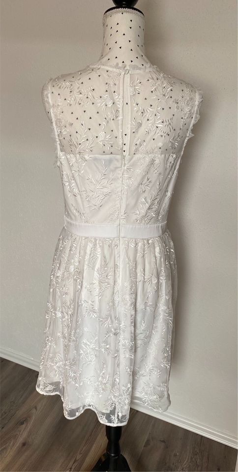 Brautkleid Hochzeitskleid Esprit offwhite, ähnlich wie ivory in Lahnstein
