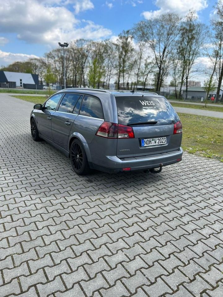 OPEL VECTRA STATION WAGON - 3.0L DIESEL in Nordhorn