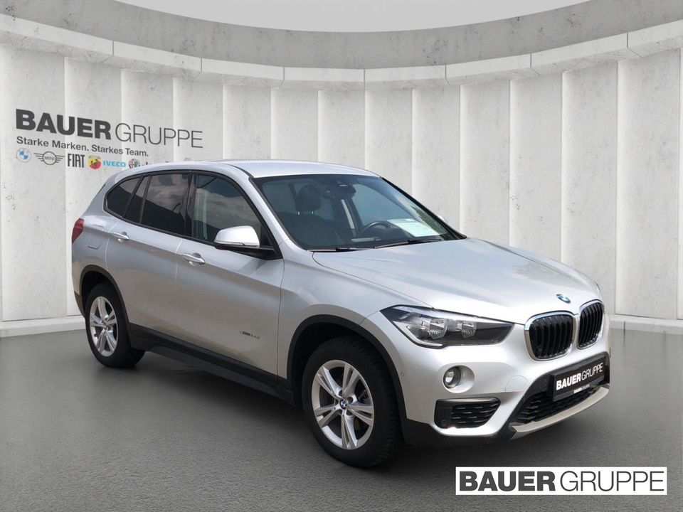 BMW X1 sDrive18d Autom. Navi AHK SHZ PDC Parkassiste in Schleswig