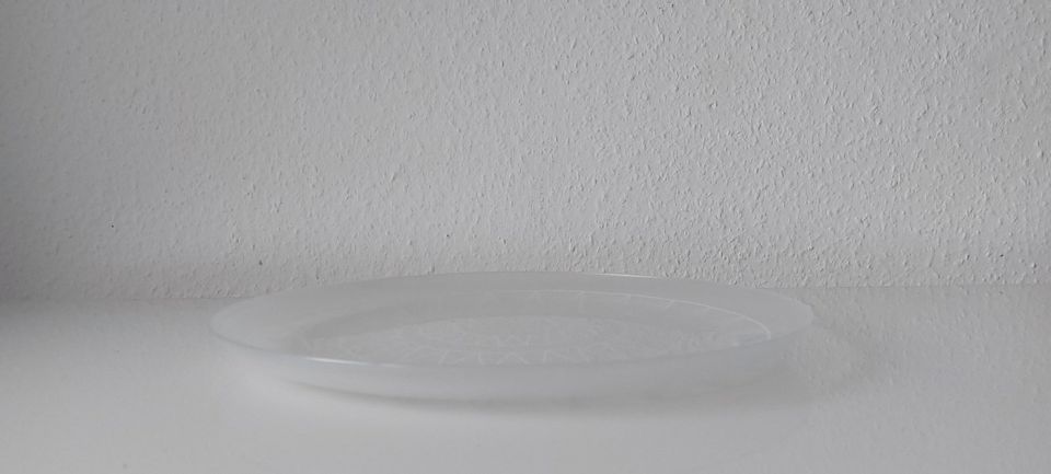 Servierteller Glas mit Zickzack-Muster in weiß Glasteller Schale in Trier