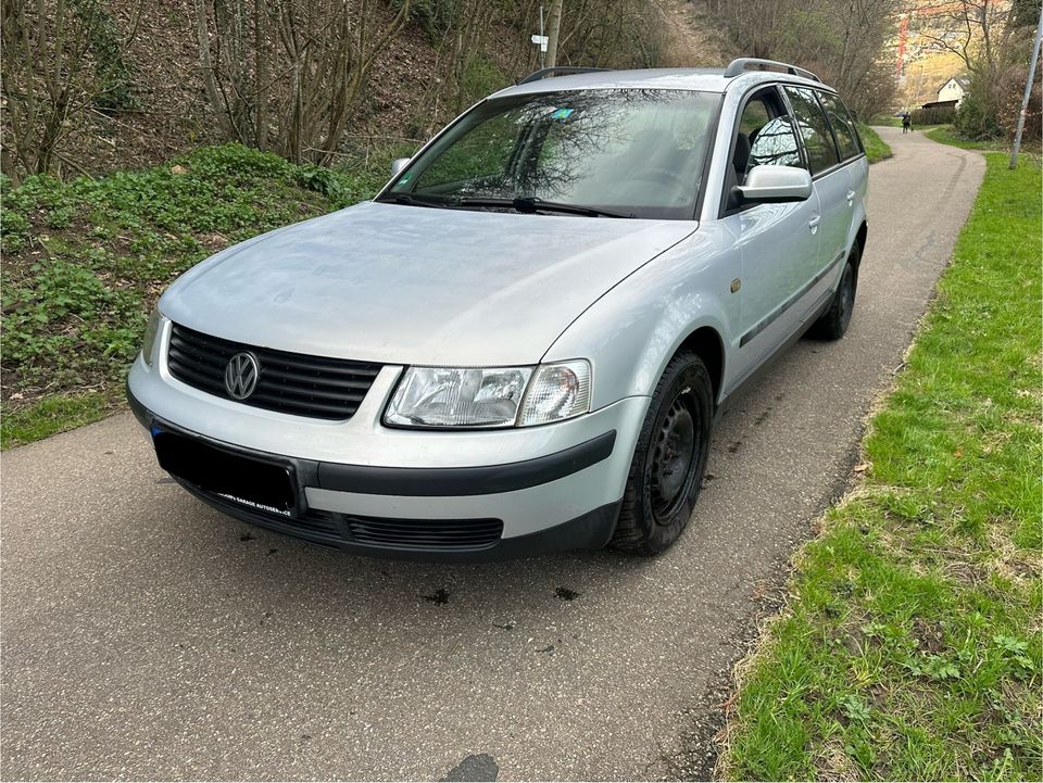 VW Passat Automatik 1.6 SERVICE neu in Waldkirch