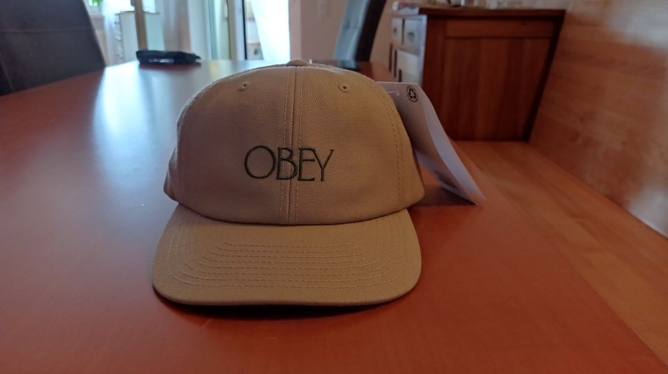 Obey Cap (Bishop 6 Panel Strapback) in Tettnang