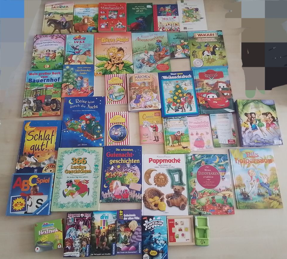 39 Bücher und Spiele für Kinder und Babys inklusive Box in Würzburg