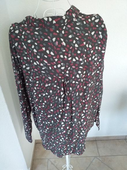 Bluse grau mit bunten Tupfen Gr 44/46 in Rheine