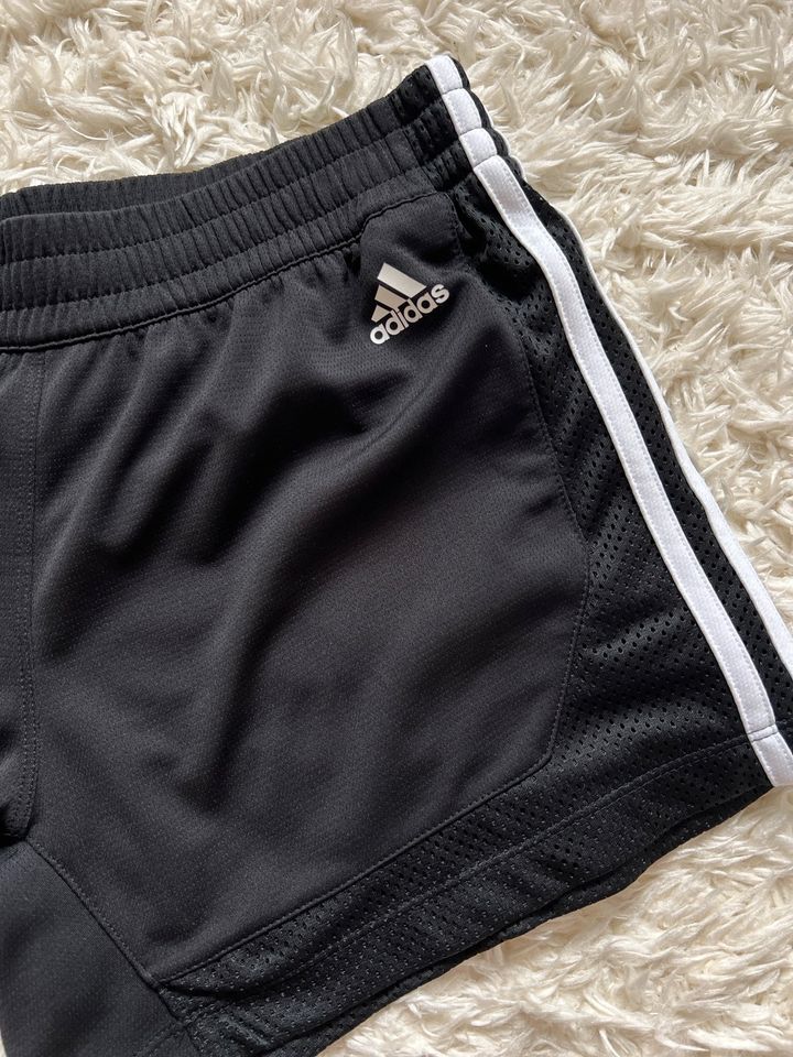 Adidas Sport Shorts, schwarz weiß, Gr.S in Weimar