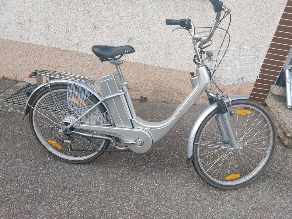 Elektrofahrrad 26 Zoll für Damen in Nordheim