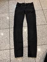 Jeans, Gr. 26, schwarz, Skinny, von New Yorker Hessen - Buseck Vorschau
