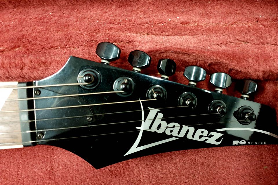 IBANEZ RG 170 DX E-Gitarre mit Koffer und Kabel in Wetter (Ruhr)