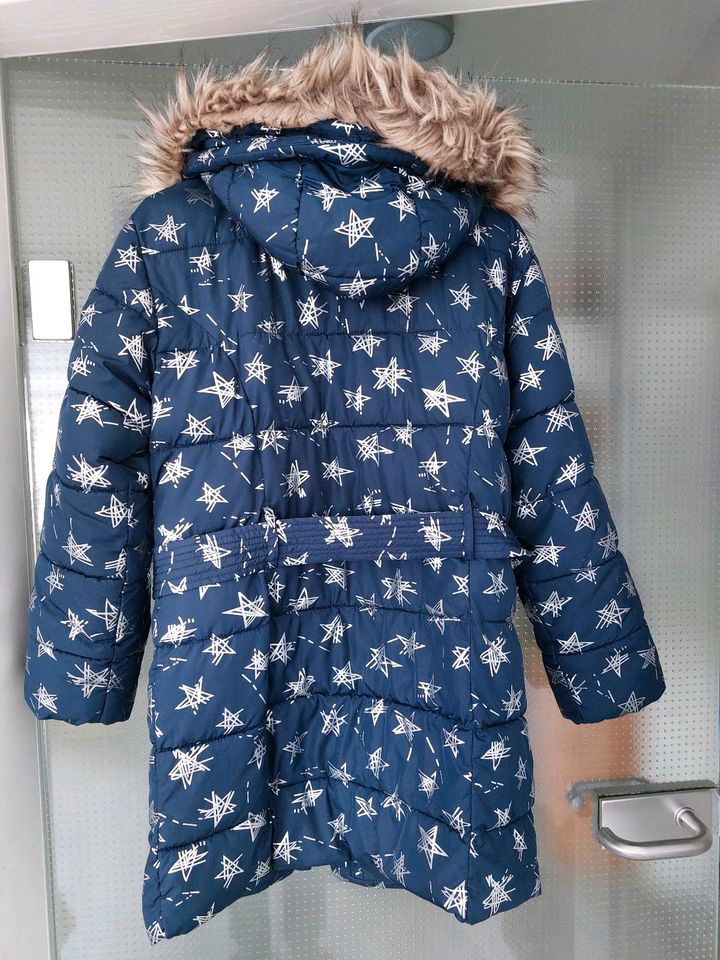 Winterjacke mit Silbersternchen 152/158 in Chemnitz