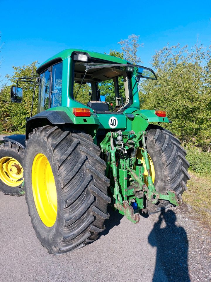 Traktor John Deere 6800 in Oelde