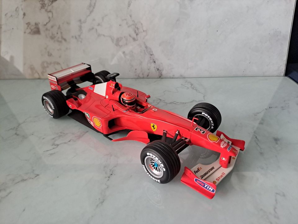 Formel 1 Michael Schumacher Ferrari F1 2000 1:18 Hot Wheels in Villingen-Schwenningen