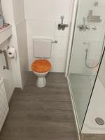 Badezimmer, Dusche, Duschwand, Waschbecken, Toilette, Armaturen Baden-Württemberg - Gundelsheim Vorschau
