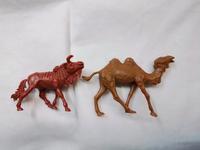 2 x Zootier Gummitier DDR Kamel Büffel Tier Plastik Sachsen - Neukieritzsch Vorschau