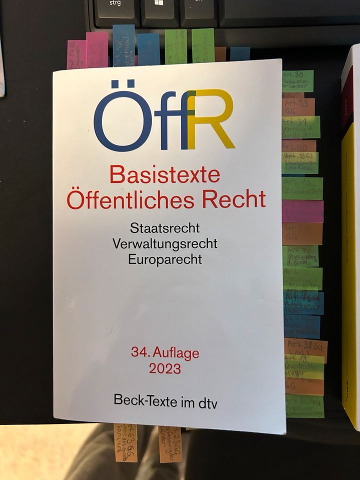 Öffentliches Rech & Wichtige Steuergesetze +Markierungen(PostIts) in Nürnberg (Mittelfr)