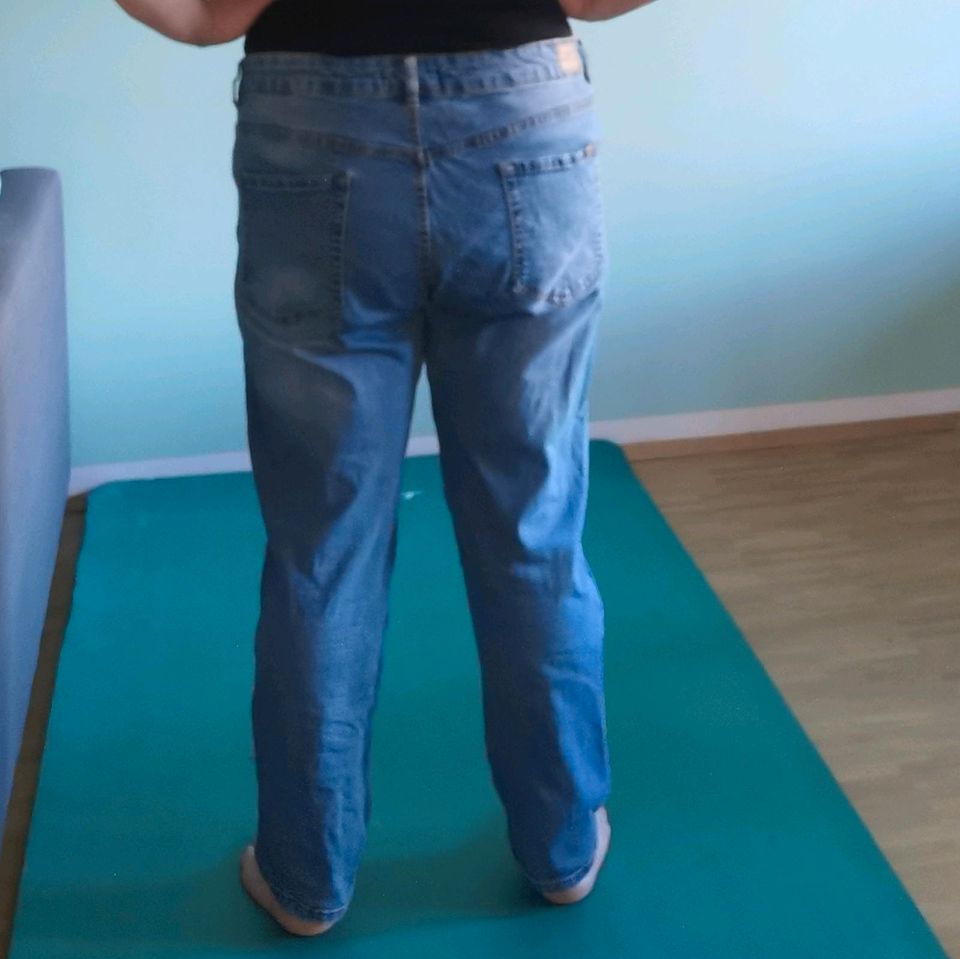 Arizona Jeans Kurzgröße 25 in München