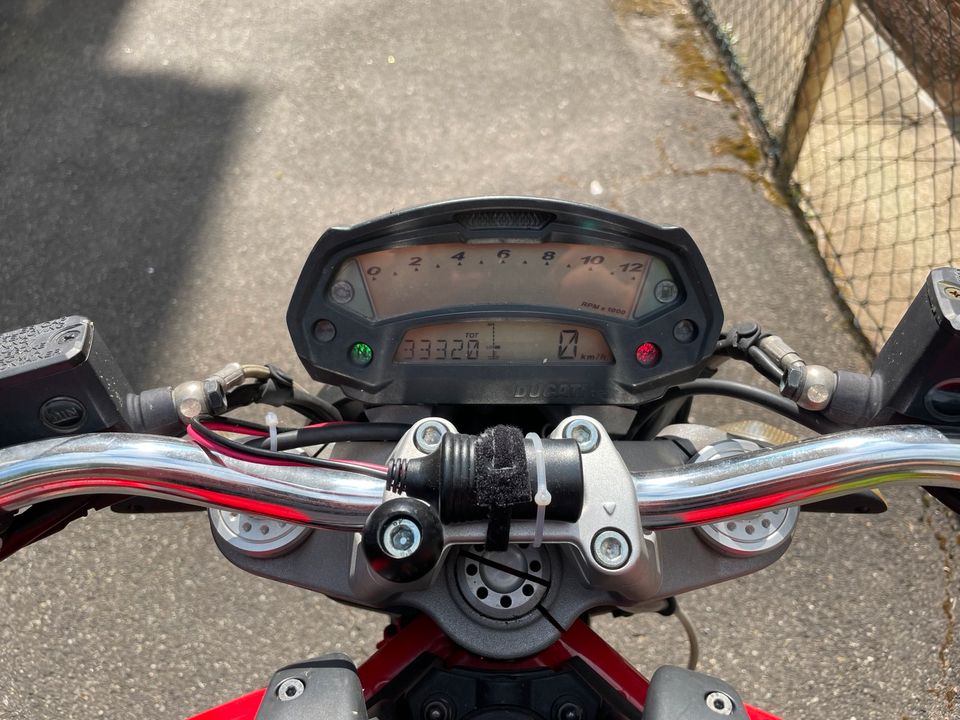 Ducati Monster 696 ohne ABS in Stuttgart