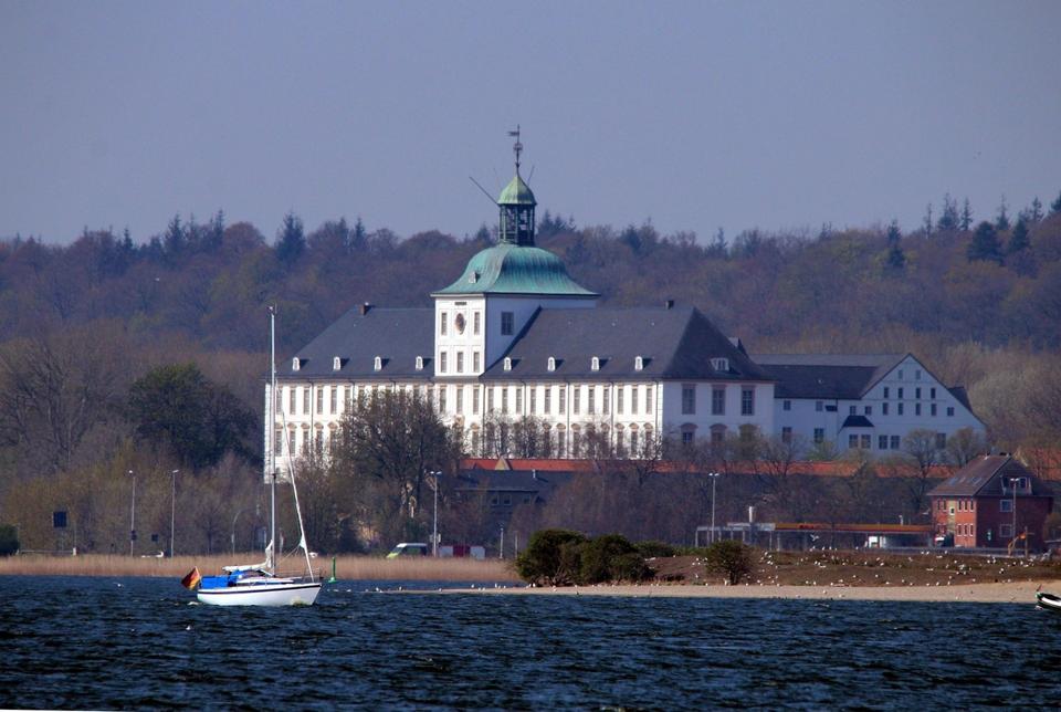 SL-Trollberg -- Modernes Reihenmittelhaus (KfW-55-Standard) in sehr beliebter Lage