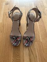 Tolle Schuhe von Guess neu 41 Baden-Württemberg - Rielasingen-Worblingen Vorschau