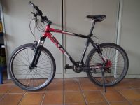 Mountain Bike: 26" rot, silber ,schwarz. Drehgriffschaltung, Helm Hessen - Langgöns Vorschau