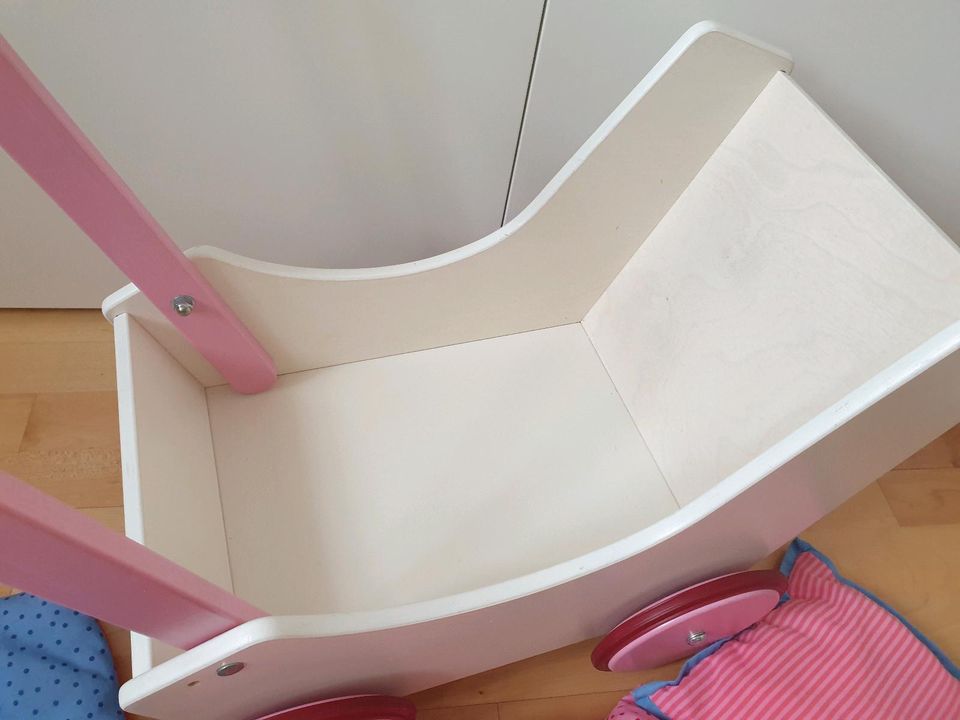 HABA Puppenwagen weiß Herzen wie neu inkl Kissen NP 139 Holz rosa in Köln