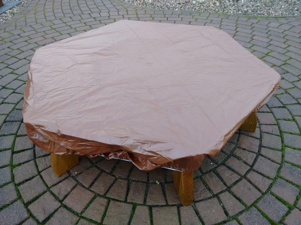 PVC-Abdeckhauben mit Gummizug für Sandkisten Ø 200 cm braun in Rickling