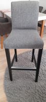 2 Barhocker/Stühle mit Bezug in grau  zu verkaufen Mecklenburg-Vorpommern - Greifswald Vorschau