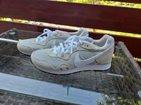 Nike Sportswear Sneaker Größe 37,5 Hessen - Linden Vorschau