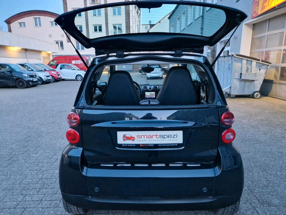 smart forTwo AUTOMATIK,KLIMA,PANORAMA,GARANTEI INSP+TÜV NEU in Essen