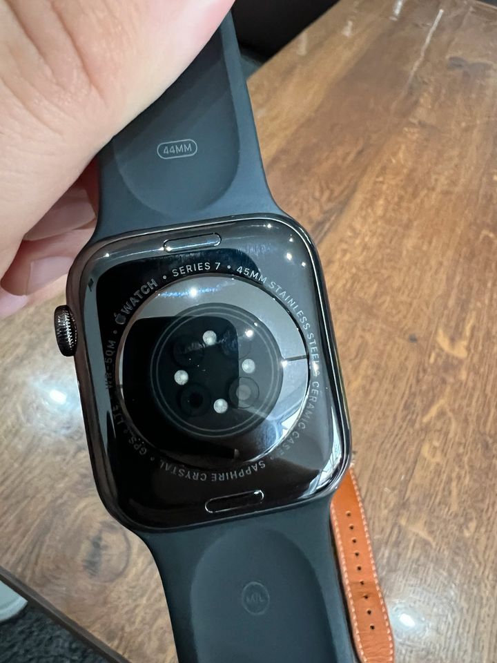 Apple Watch Series 7 Akku 100% GPS+Cellular Edelstahl Graphit in Delbrück
