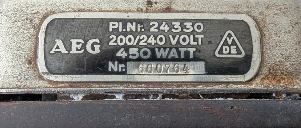 Original AEG antikes Bügeleisen PL Nr. 24330 200/240 V 450W in Leipzig