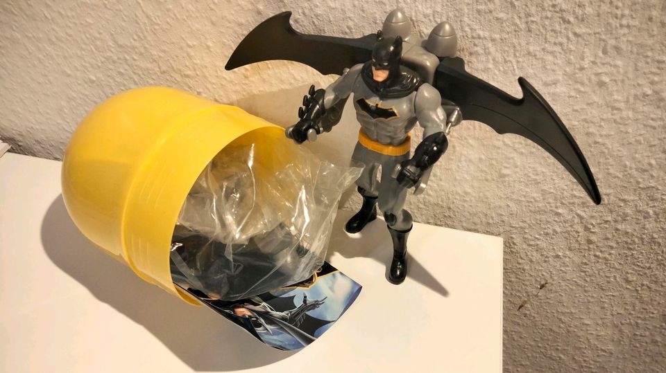 Batman Kinder Surprise Gigante (320 g), Ostern 2024 in Gaggenau