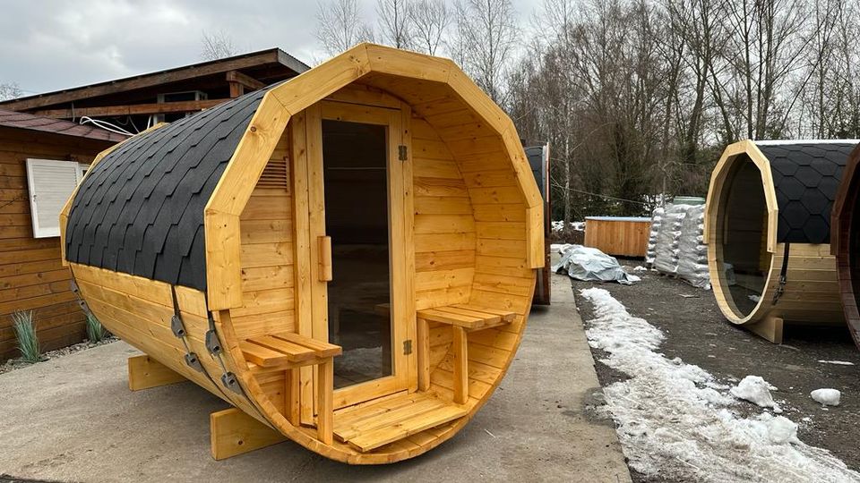 Gartensauna Fasssauna Saunafass Saunahaus LED 2,8m mit Vordach in Berlin