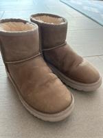 Ugg Glattleder braun Nordrhein-Westfalen - Kaarst Vorschau