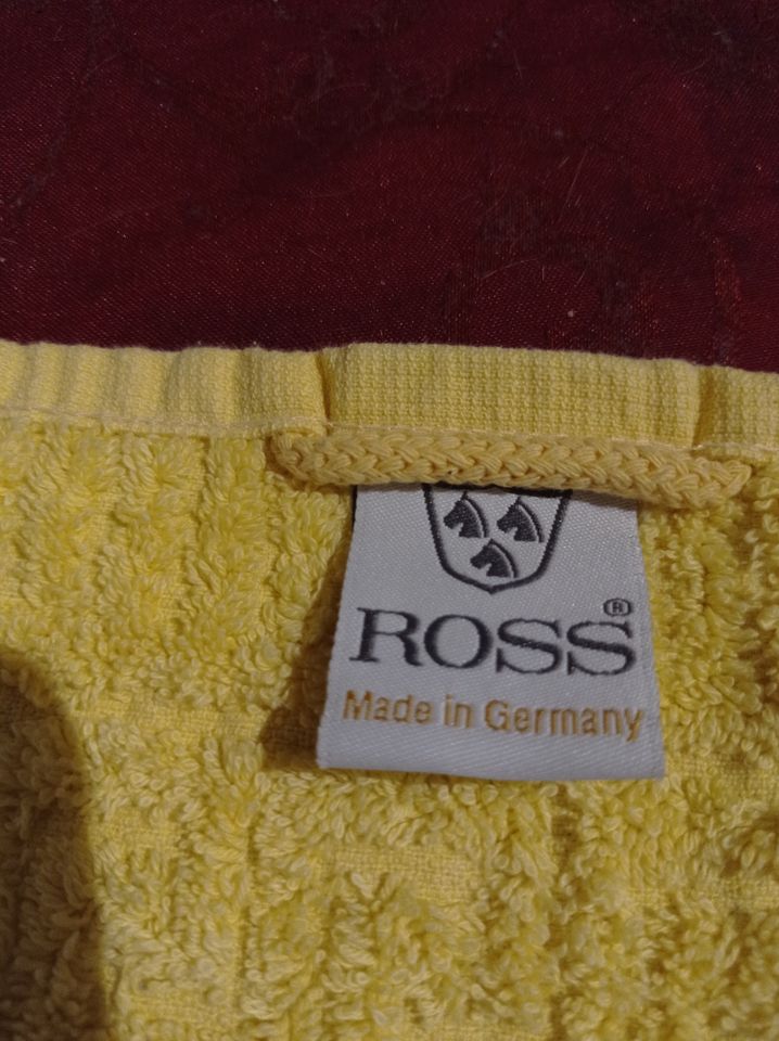 Gelb Handtuch in Lüdenscheid