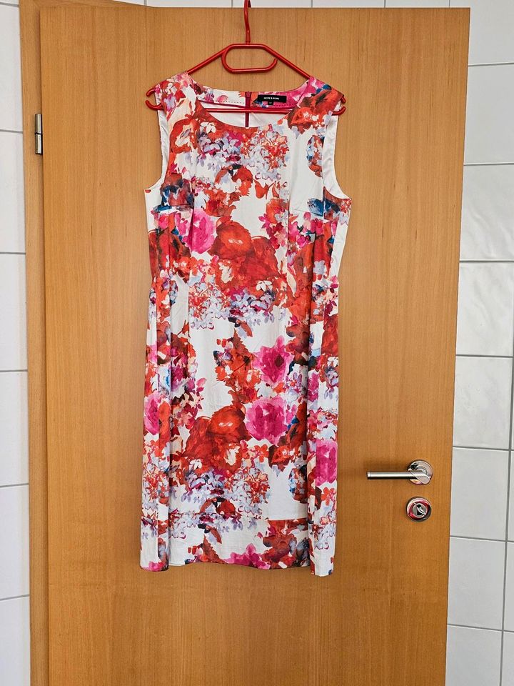 Kleid More & More Größe 42 ärmellos Sommer in Münzenberg