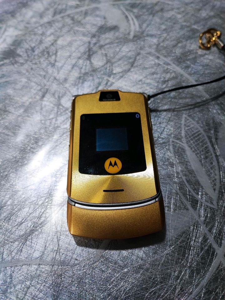 Motorola  RAZR V3i Dolce & Gabbana Gold 10 MB Ohne Simlock Smartp in Muggensturm
